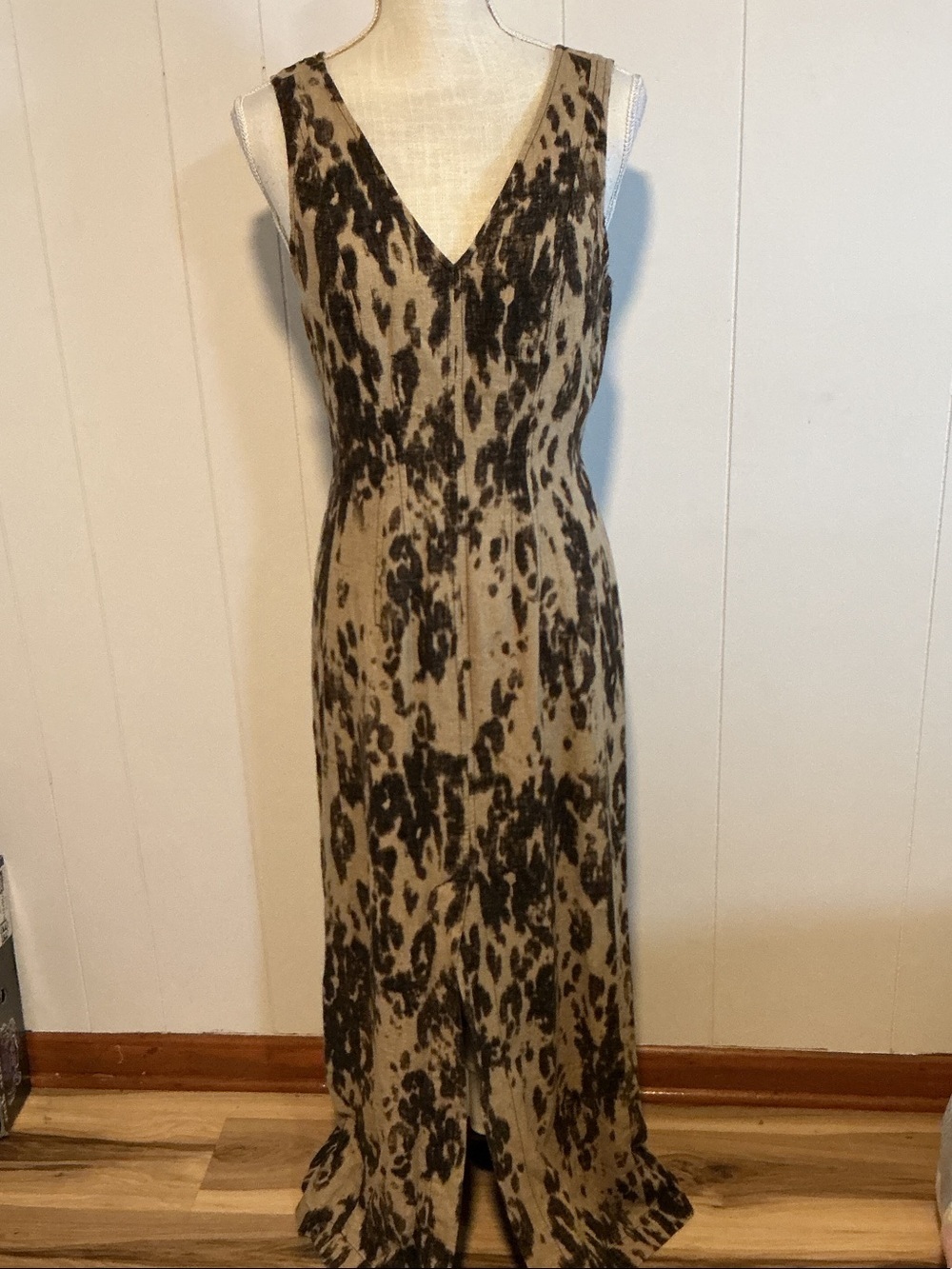 Banana Republic Beige and Black V‑Neck Printed Maxi Dress